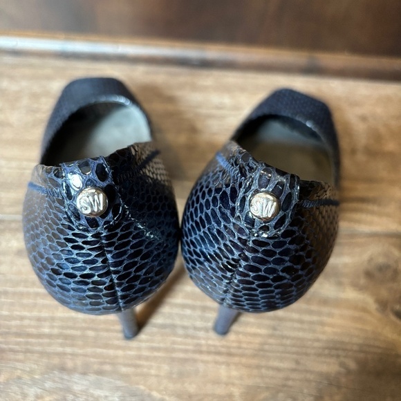 Stuart Weitzman Plainfield Open Toe Navy Sea Crystal Snake Pumps Women's Size 8 - Picture 7 of 8